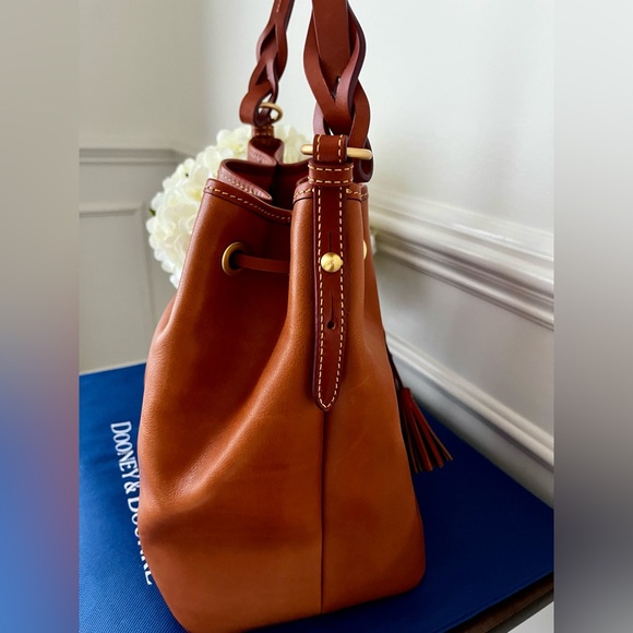 Dooney and Bourke Tasha Florentine Leather Drawstring Shoulder Bag Natural EUC - Picture 5 of 15
